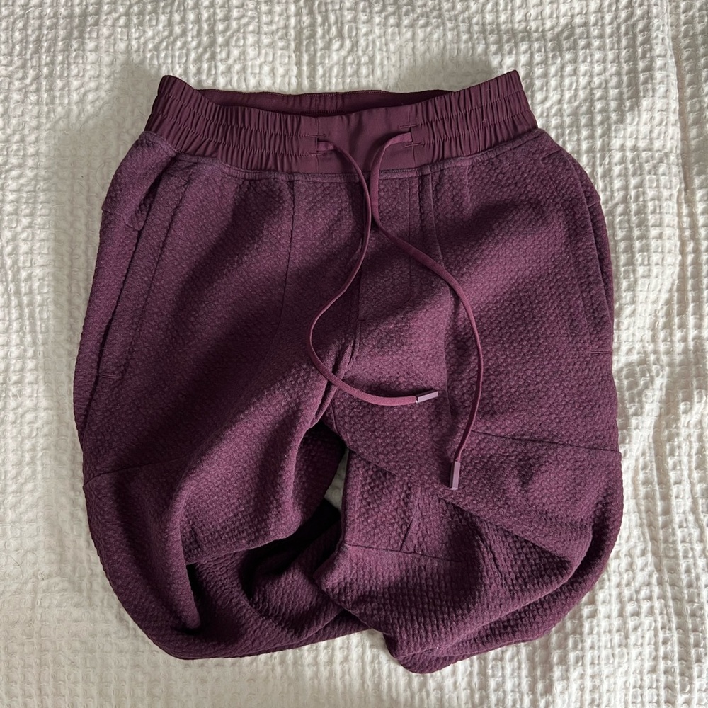 Lululemon Athletica Men’s Joggers - Picture 3 of 4